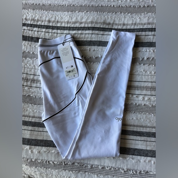 ALO Yoga Airbrush High-Waist Heart Throb Legging NWT XS - Picture 7 of 10